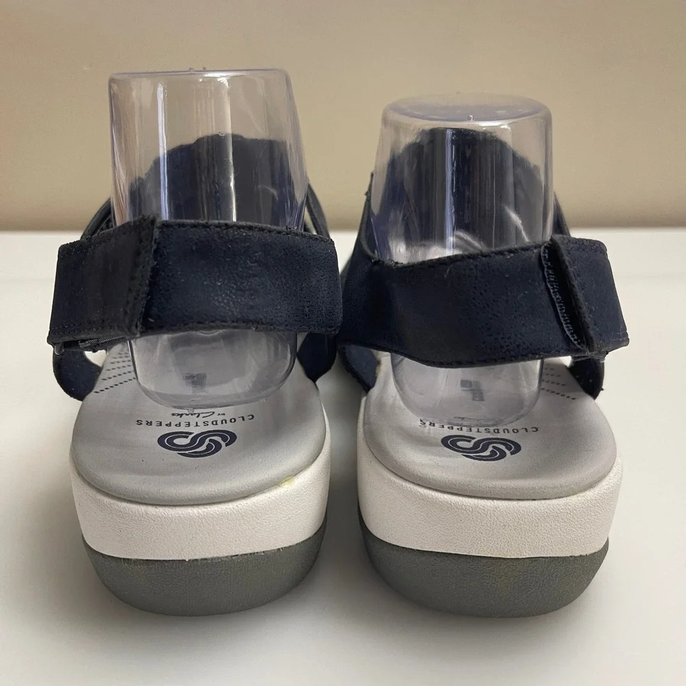 Clarks Sandals Womens 10W Navy Arla Shaylie Cloudsteppers Comfort Strappy Shoe